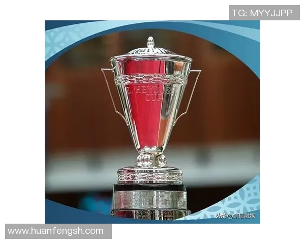 以奖杯为象征的荣耀与奋斗历程：探索体育竞技背后的意义与价值